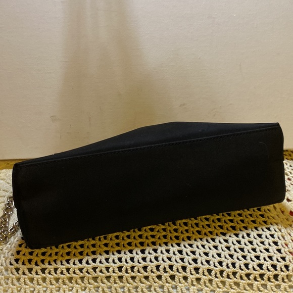 Vintage Y2K Baby Girl charm handbag with silver metal chain - Picture 5 of 11